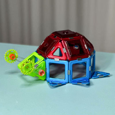 Magnetische Spielblöcke in der Form von Marienkäfern