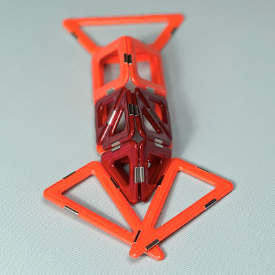 Magnetische Fliesen mit vielseitigen Formen für Tiere und Pflanzen Hummer